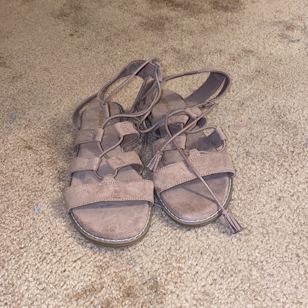 Shoes - Picture 5 of 5